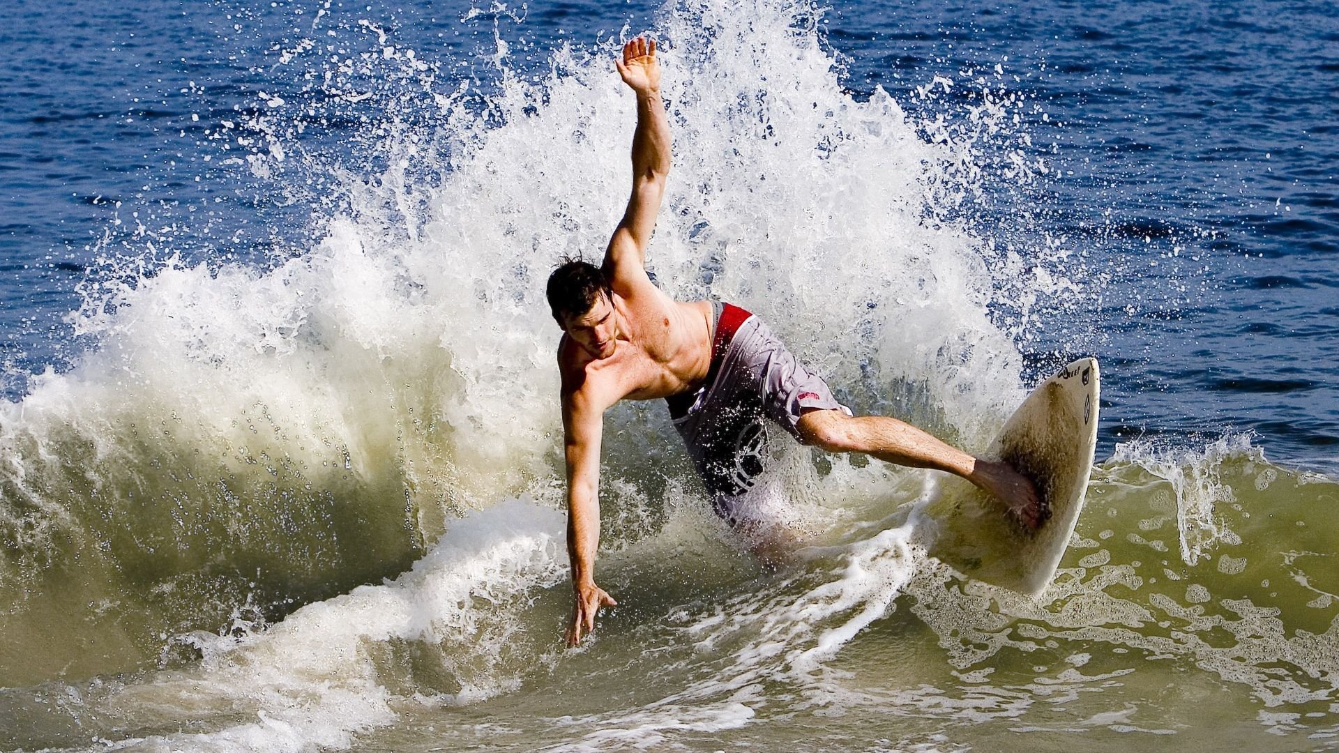 _极地极限跑:在白雪皑皑中奔跑_,极地雪地车