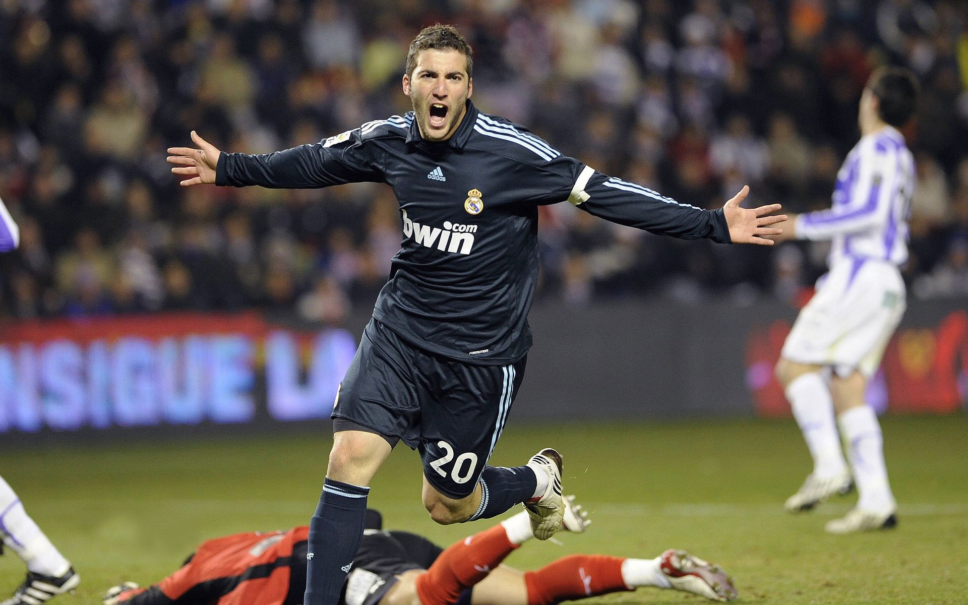 九游网游官网-意甲比赛节奏加快，团队配合日益精妙，意甲赛事集锦